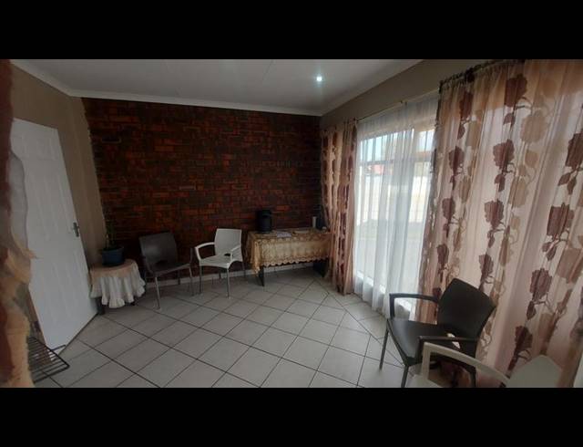 3 BEDROOM HOUSE FOR SALE IN VAN DYK PARK